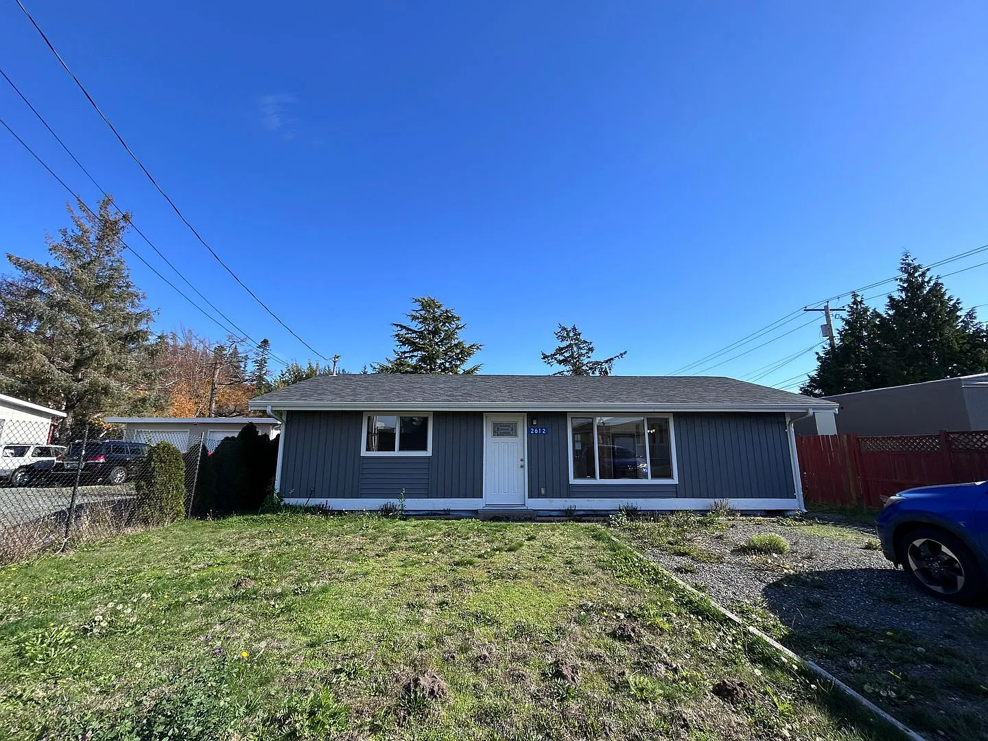 3 Bed, 2 Bath Home with Large Fenced Yard — Photo 2