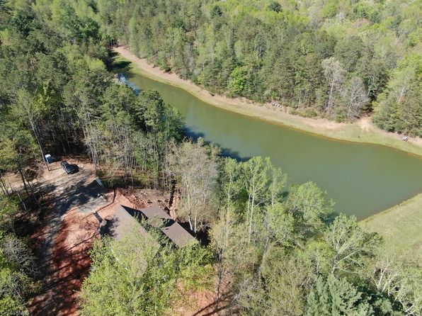 896 Jonathan Dr, Lowgap, NC 27024