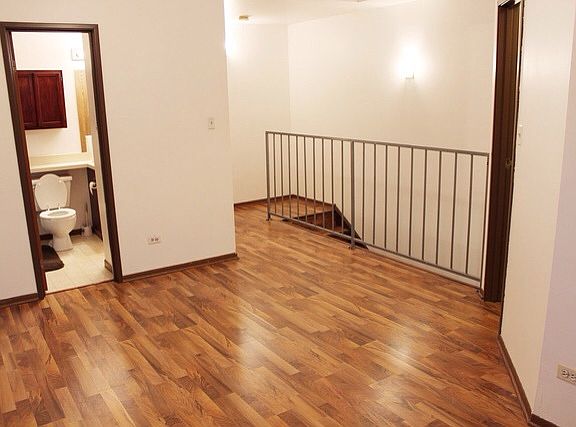 4th image of 1293 Wyndham Ln #107