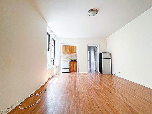 2nd image of 610 W 145th St #4Z