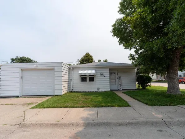 1936 W 12th St, Grand Island, NE 68803