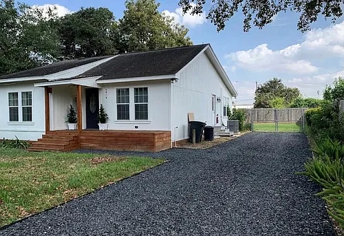 6818 Della St Photo 1