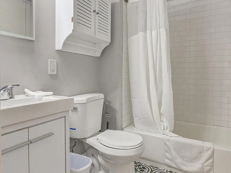 3106 Gurney Ave #1S — Photo 10