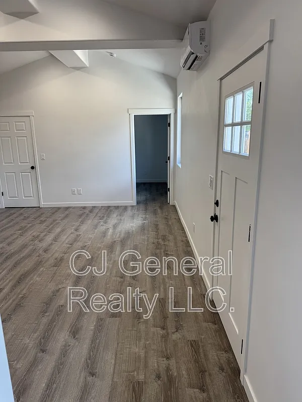 2 bed, 1.0 bath, 850 sqft, $3,000 — Photo 3