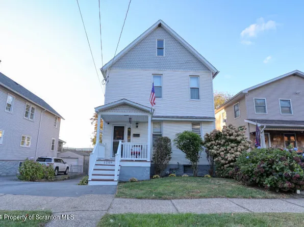 1209 Monroe Ave, Dunmore, PA 18509