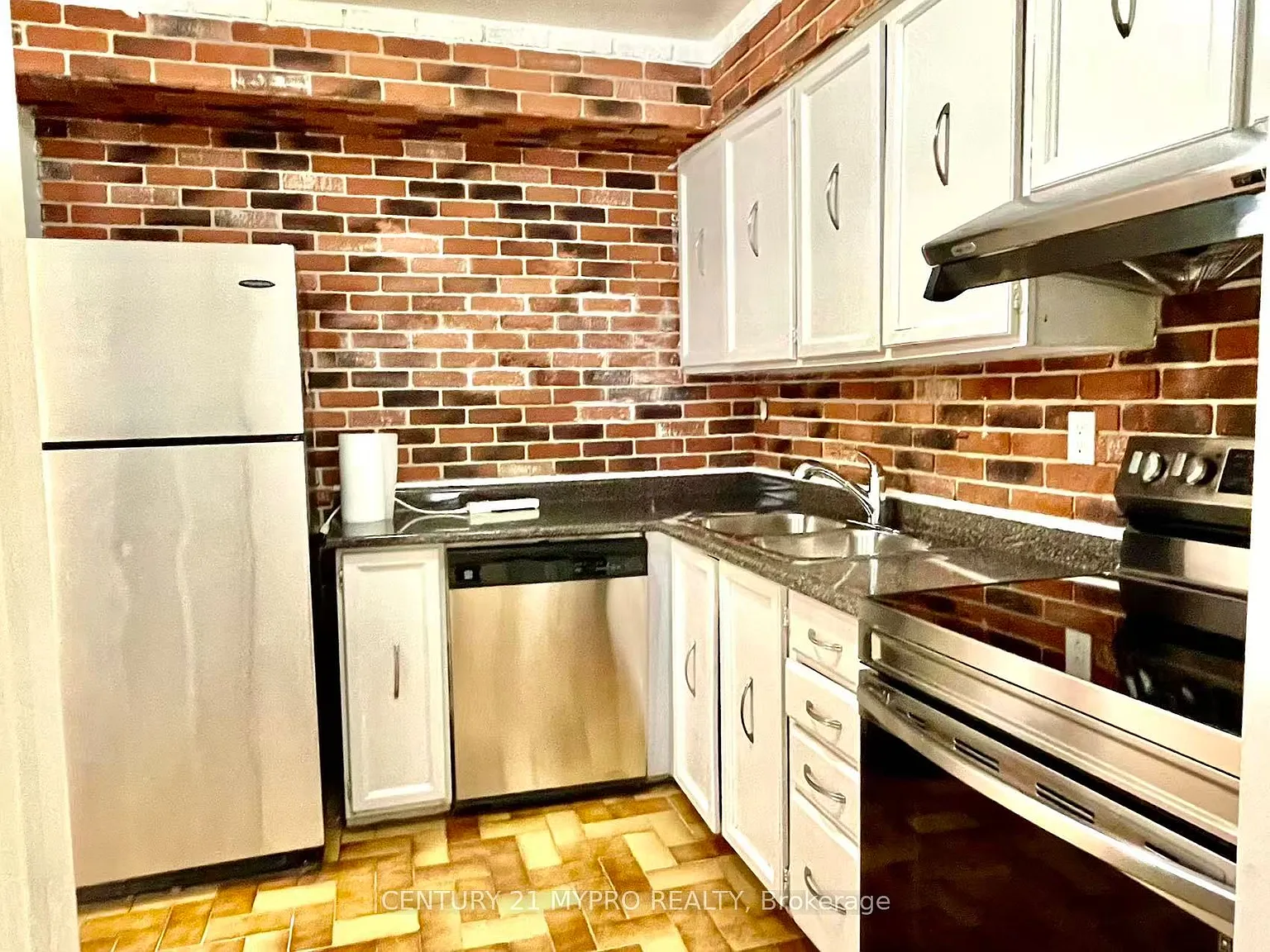 4 bed, $2,900 — Photo 4