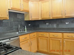 3S313 Briarwood Dr, Warrenville, IL 60555