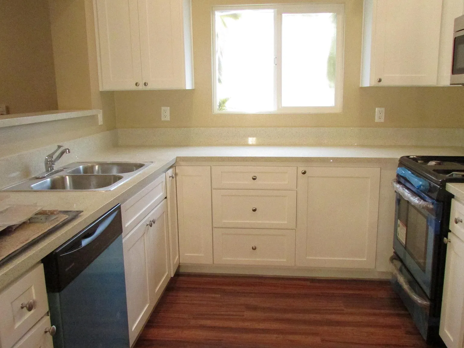 2 bed, 1.5 bath, 1000 sqft, $2,200 — Photo 2