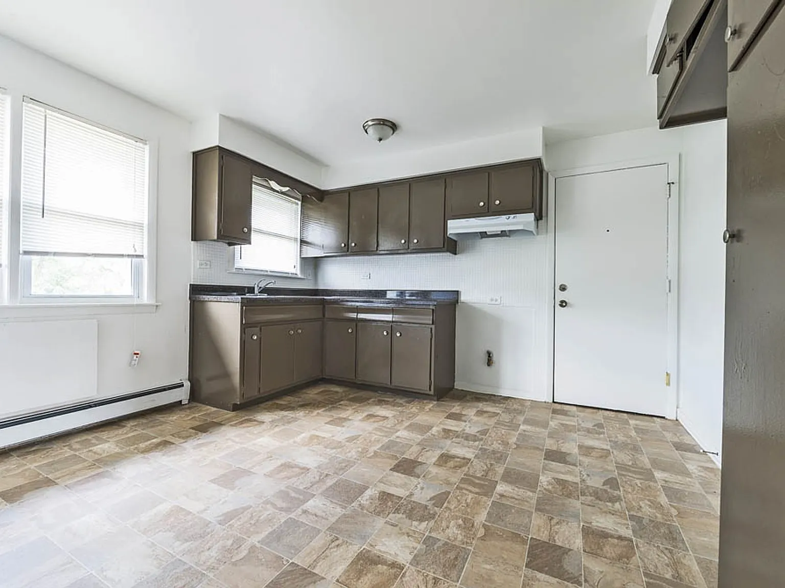 14015 S Tracy — Photo 4