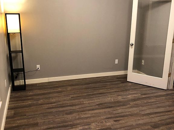 4th image of 227 Tacoma Ave S #2