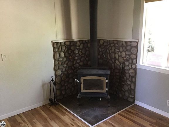 5th image of 18553 Wawona Dr
