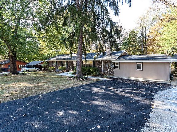 3rd image of 7205 Stockton Dr