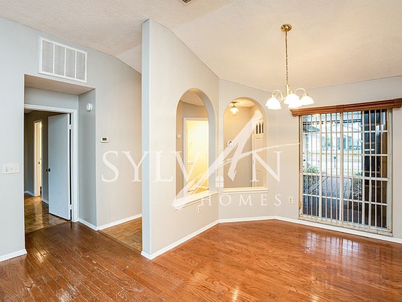 2nd image of 902 Lakemont Hills Blvd