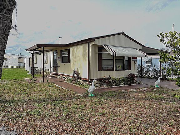 3rd image of 120 Pleasantview Ln