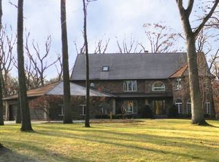 20701 W Red Pine Ct, Mundelein, IL 60060