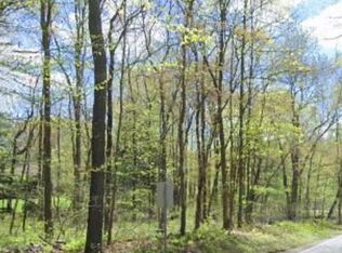 125 County Rd, Morris, CT 06763