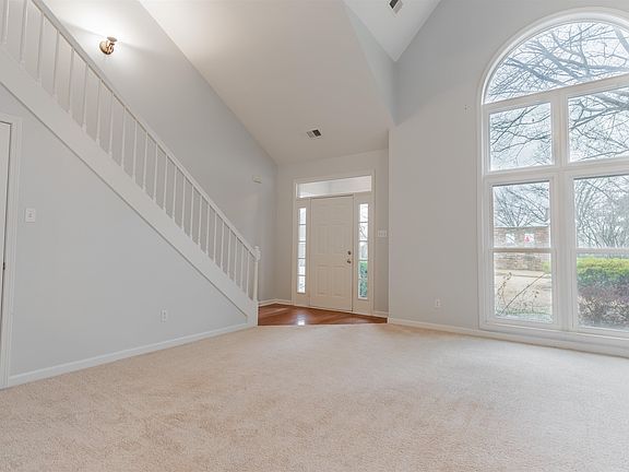 4th image of 6011 S Porter Sq