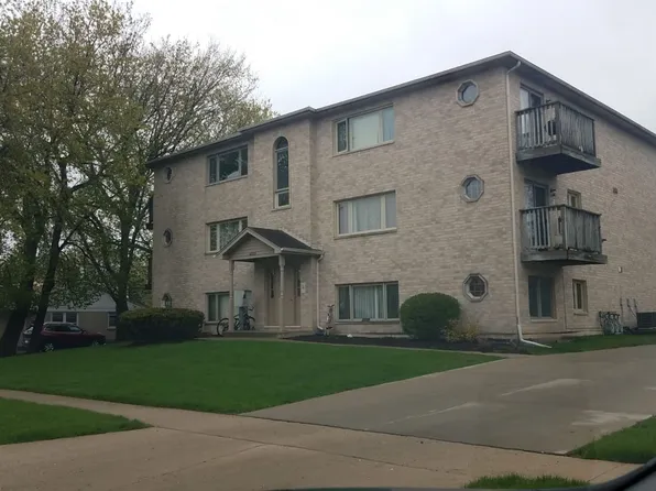 4019 Oak Ave, McHenry, IL 60050