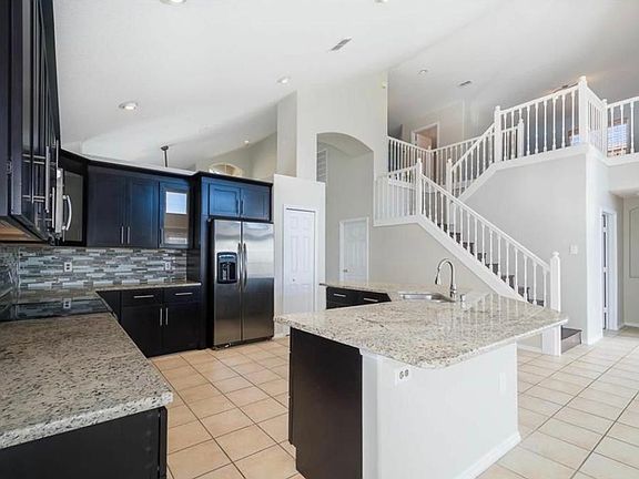 5th image of 1015 Lake Biscayne Way