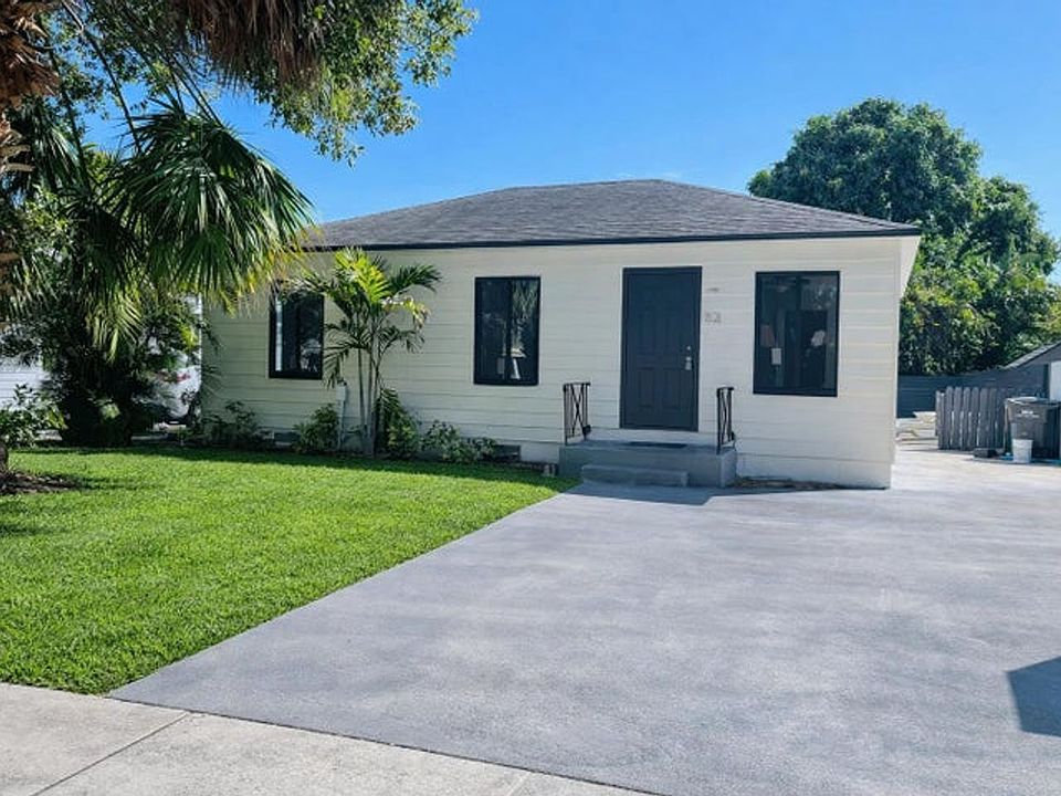 1st image of 824 Winters St