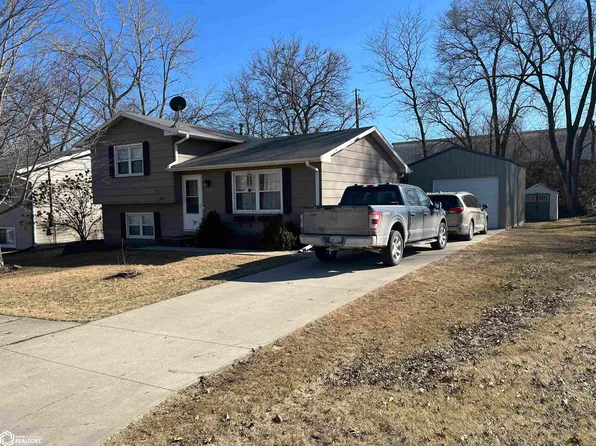 1008 Gordon Dr, Knoxville, IA 50138