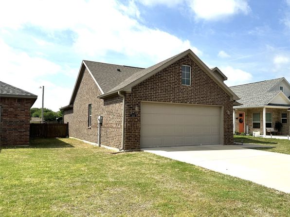 205 Cottonwood St, Calera, OK 74730