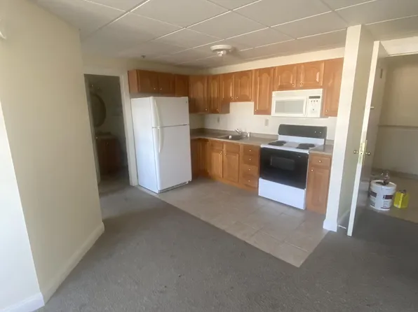 6 W Broadway, Derry, NH