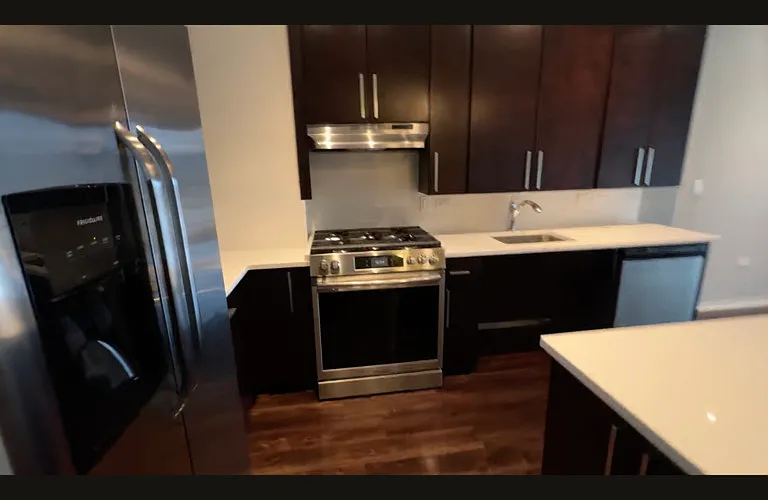 900 W Washington Blvd — Photo 3