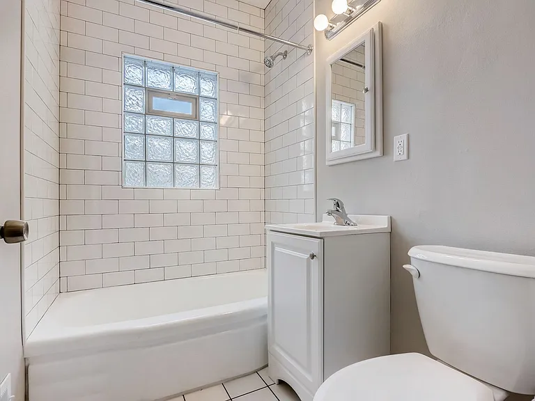 6805 6809 6811 6811a Lloyd Street 2013 #6815-W-2013A — Photo 3