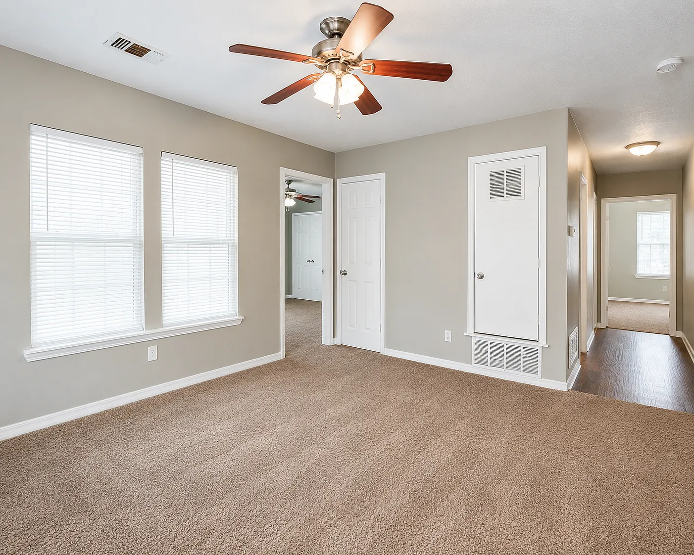 4 bed, 2000 sqft, $600 — Photo 3