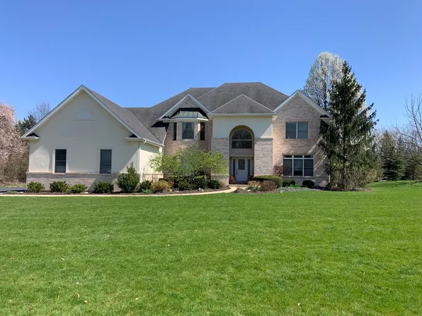 4 Enclave Way, Hawthorn Woods, IL 60047