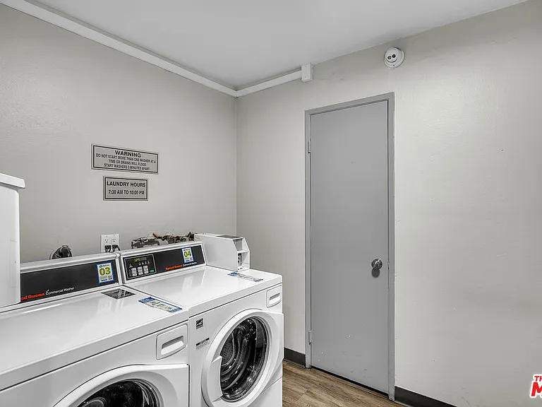 620 N Kenwood St #209 — Photo 28