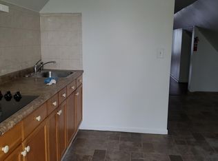 1028 Anna St FLOOR 3, Elizabeth, NJ 07201