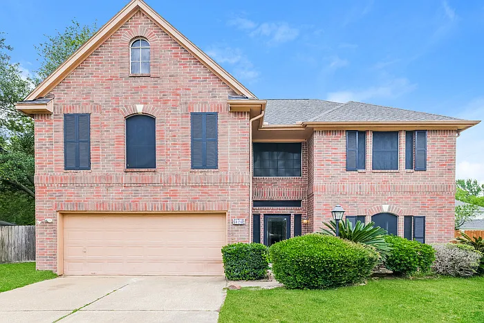 326 Dunford Ct — Photo 1