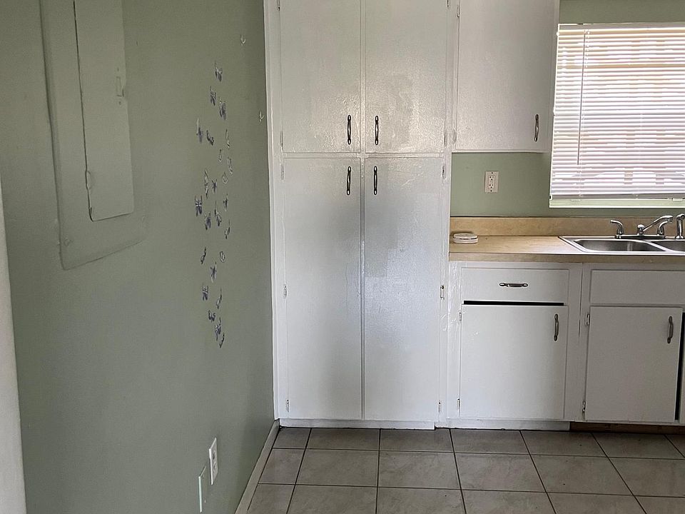 1st image of 4502 S Manhattan Ave APT 1