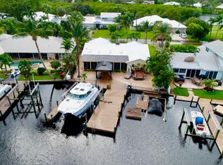 711 SW Pine Tree Ln, Palm City, FL 34990