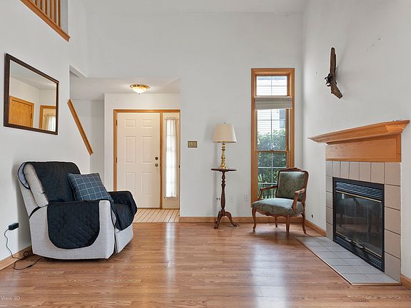 3rd image of 9947 Cambridge Dr #C