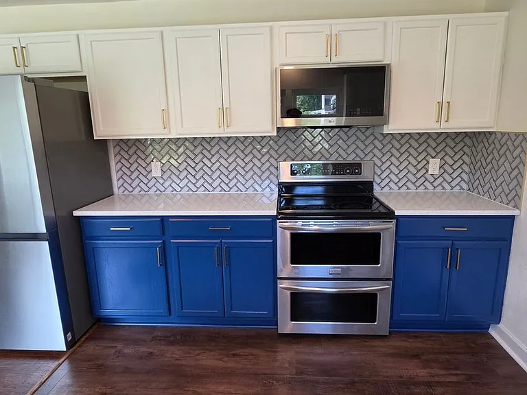 3417 Windsor Rd SW — Photo 5