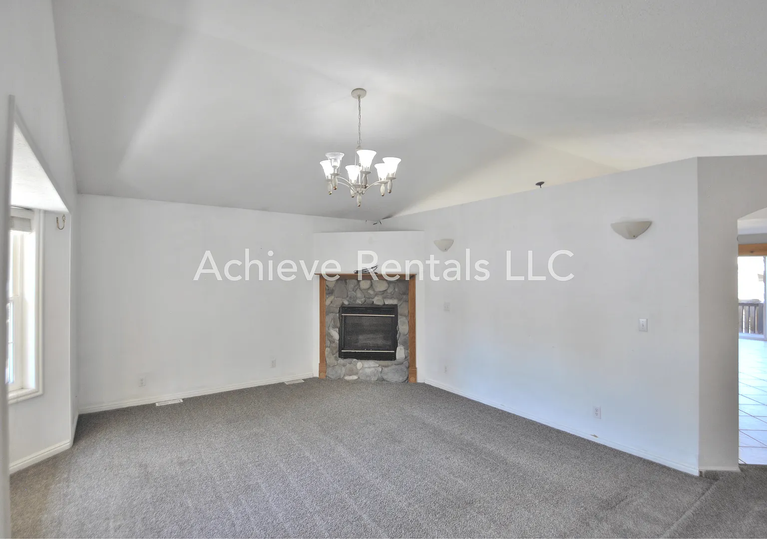 Hidden Retreat Near Wilson Elementary | Quiet Central Location — Photo 4