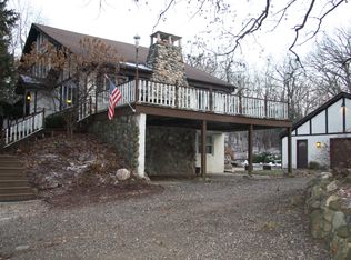 613 N Taliesin Rd, Wales, WI 53183