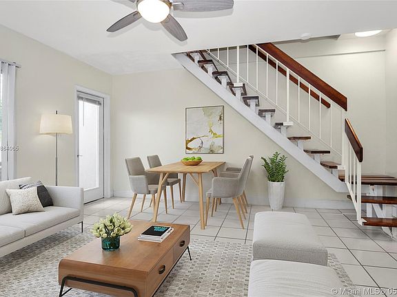 3rd image of 798 Crandon Blvd APT 33-C