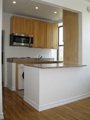 Rented by Tower Brokerage | media 30