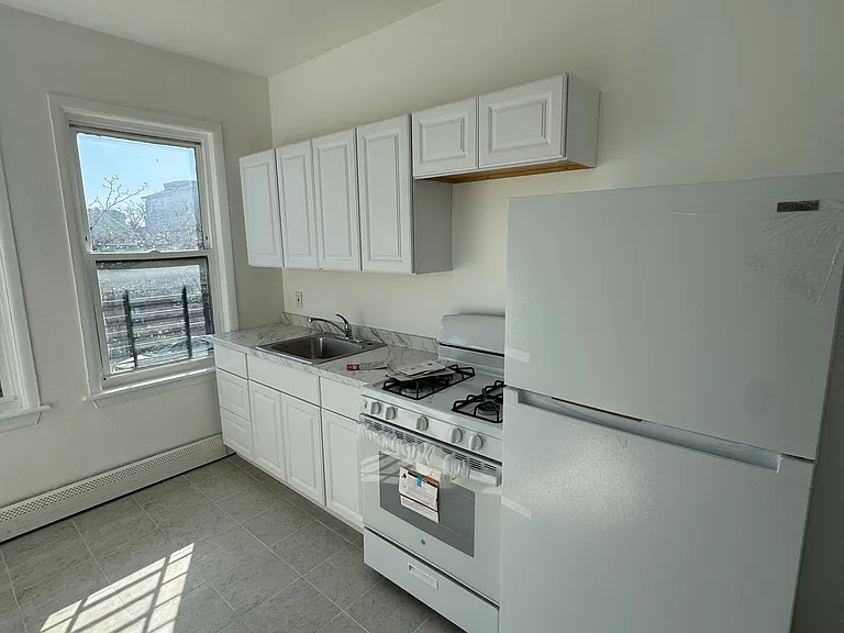 170 Elmora Ave #8 — Photo 7