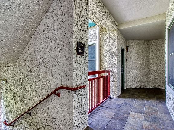 4th image of 212 Dollywood Ln