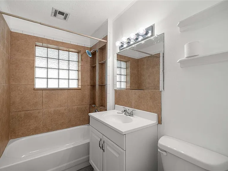 3821 SW 7th Avenue Rd — Photo 31