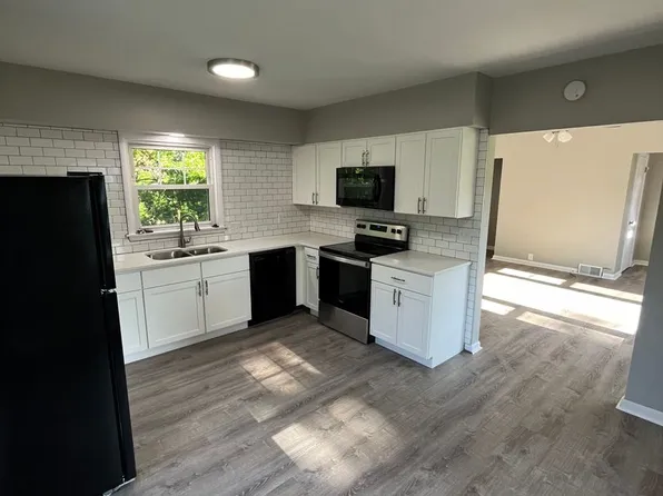 1820 31st St, Moline, IL 61265