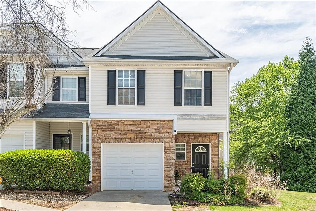3 bed, 2.5 bath, 1740 sqft, $2,000 — Photo 1