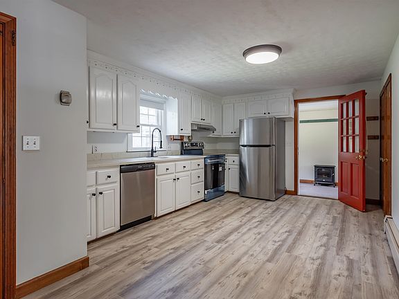 5th image of 54 Towle Road