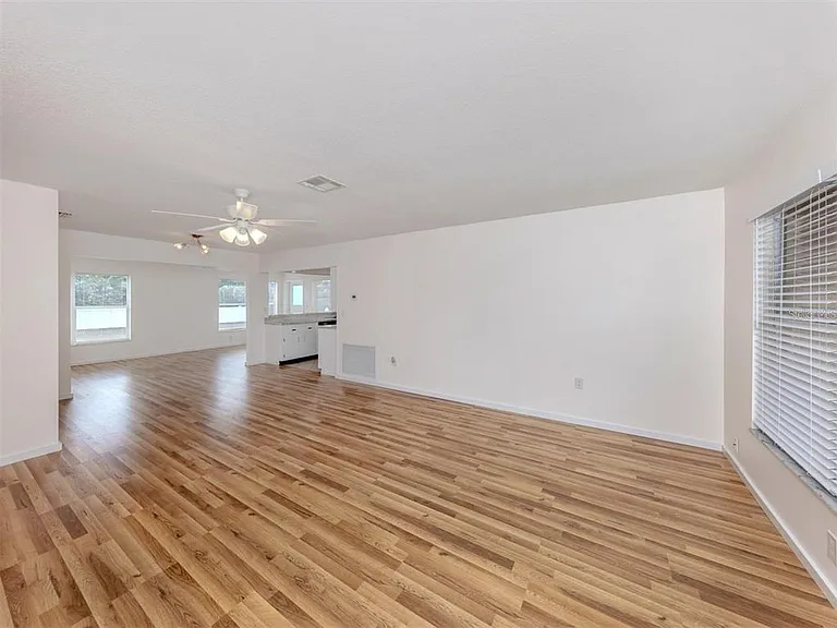 1215 Mango Ave — Photo 5