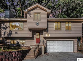 1608 Farrell Dr, Bellevue, NE 68005